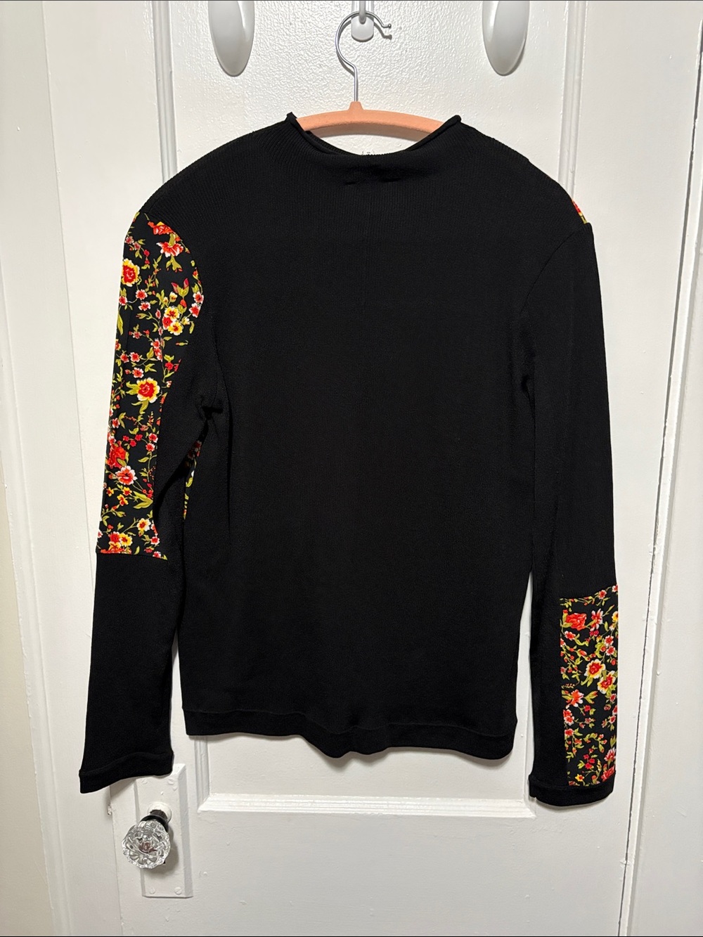 FLORAL PATCH SWEATER - Picture 3 of 4